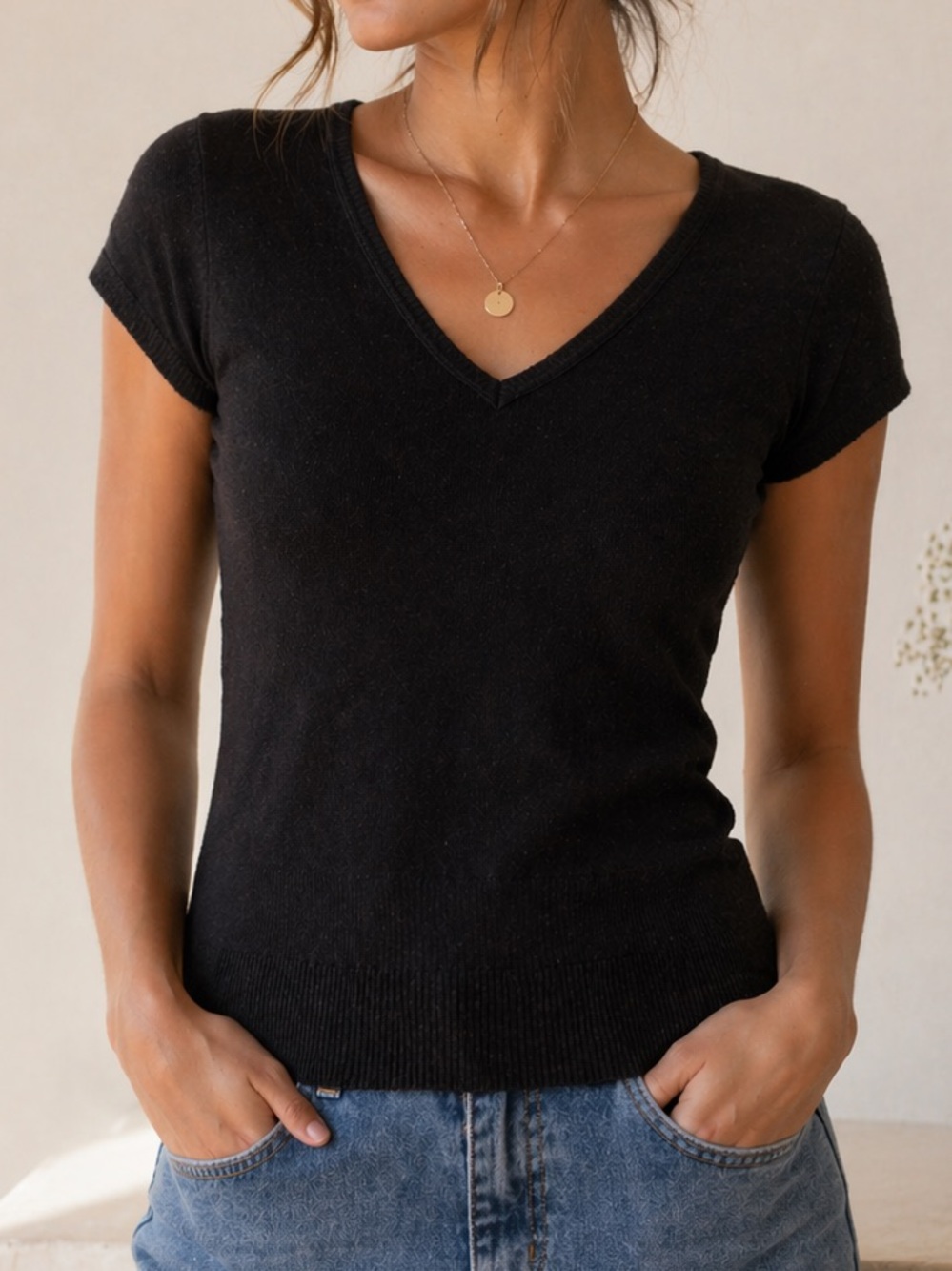 Voice Vintage Fitted Black V neck T Shirt size Medium